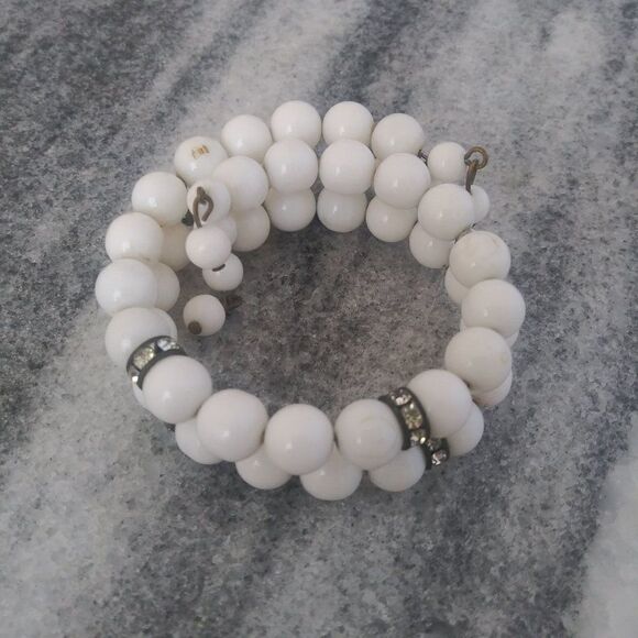 Vintage Beaded Memory Wire Bracelet, White and Rhinestone Beads, Stretch, Estate - Picture 4 of 4